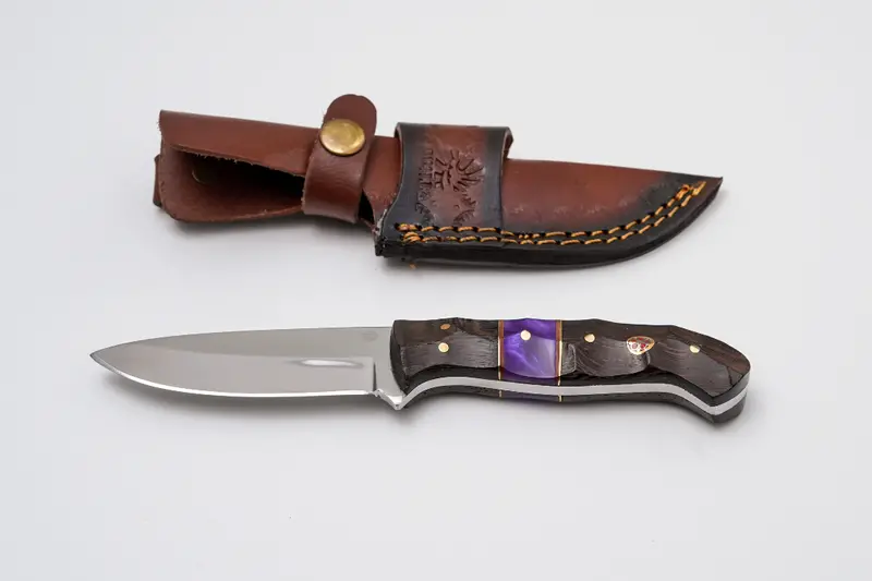 Satin-Finish Hunter Knife With Purple Pearl Resin And Textured Wood Hybrid Handle – Mosaic Pin Tk-449 1