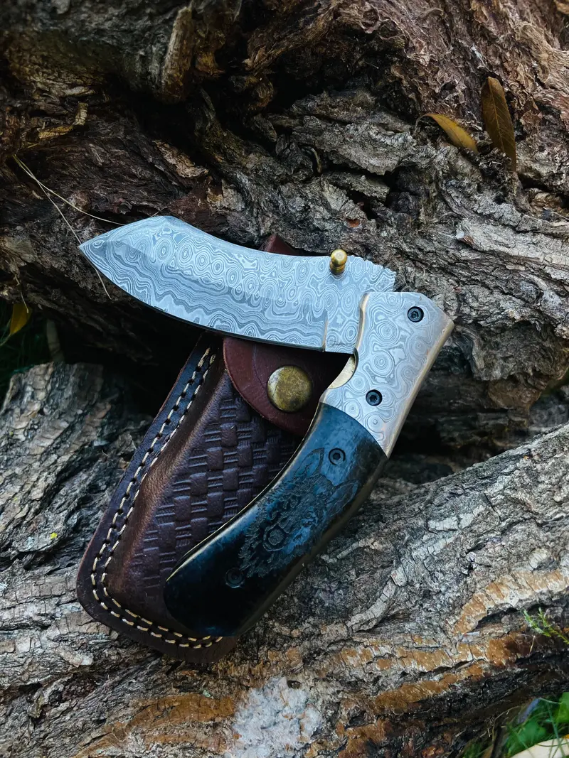 Wolf-Engraved Damascus Folding Knife – Tactical Design, Premium Fit – Tk-052 1
